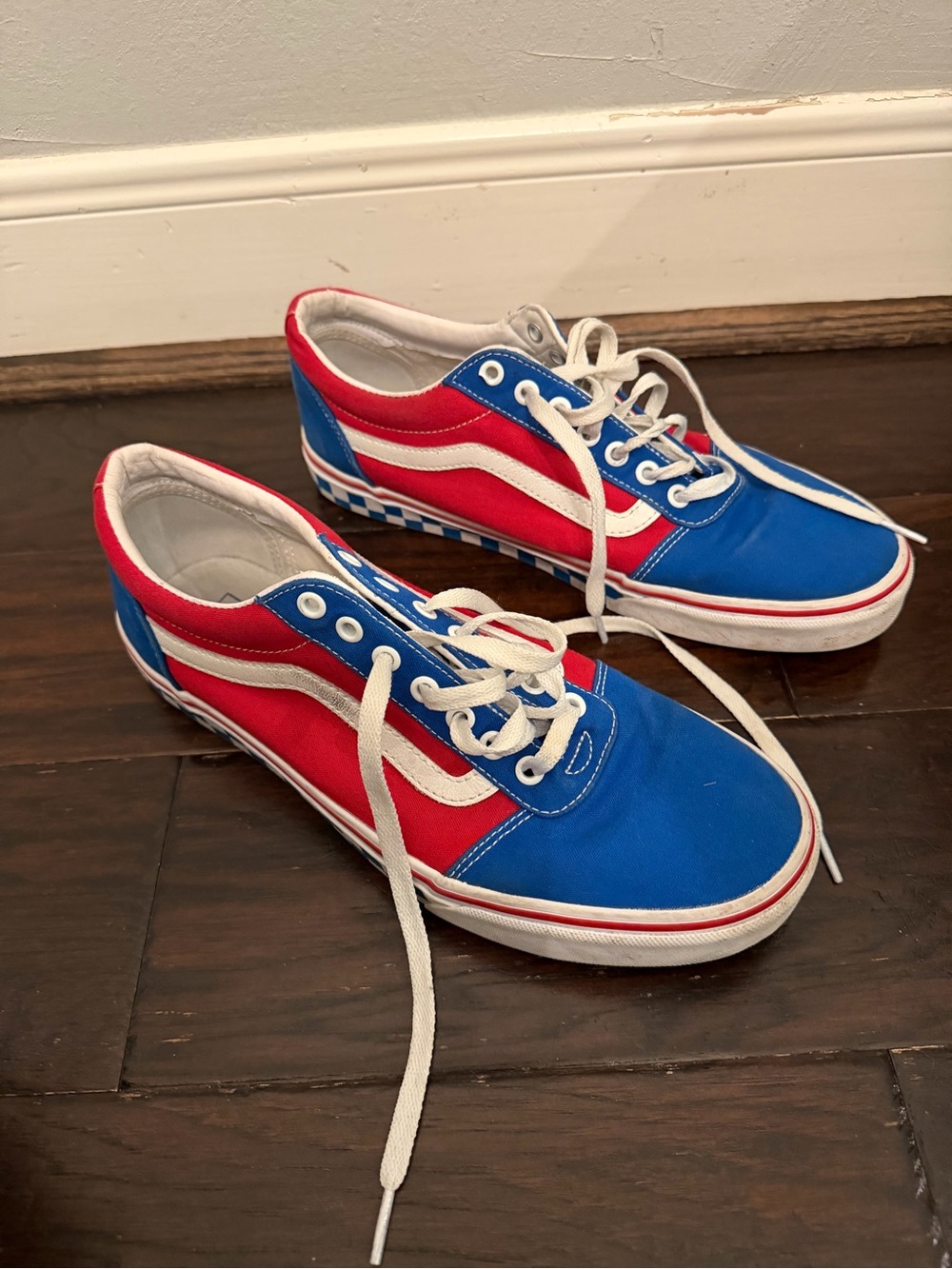 Vans Men’s 11 Red Blue Checkerboard Sidewall Low Top Skate Sneakers